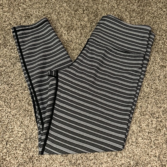 ZYIA Pants - Zyia Black and White Stripped Leggings